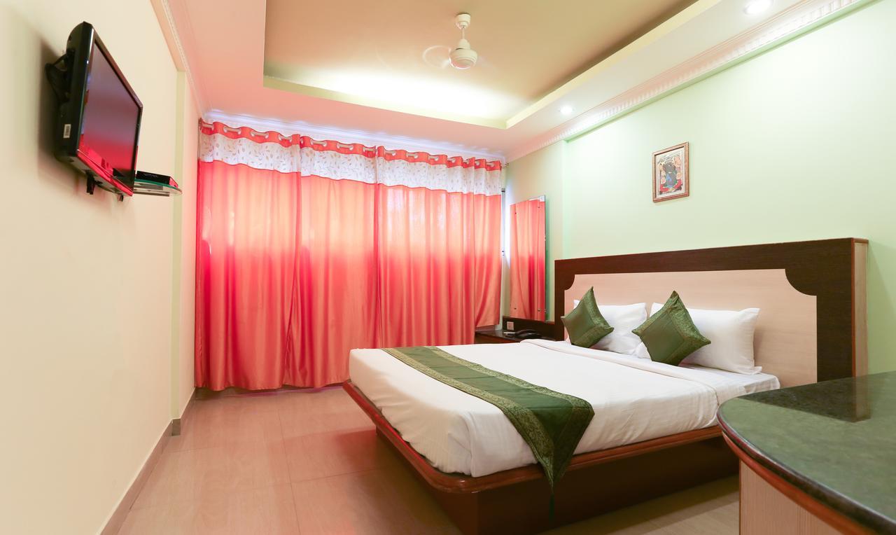 Hotel Treebo Trip Grand Regency à Bangalore Extérieur photo