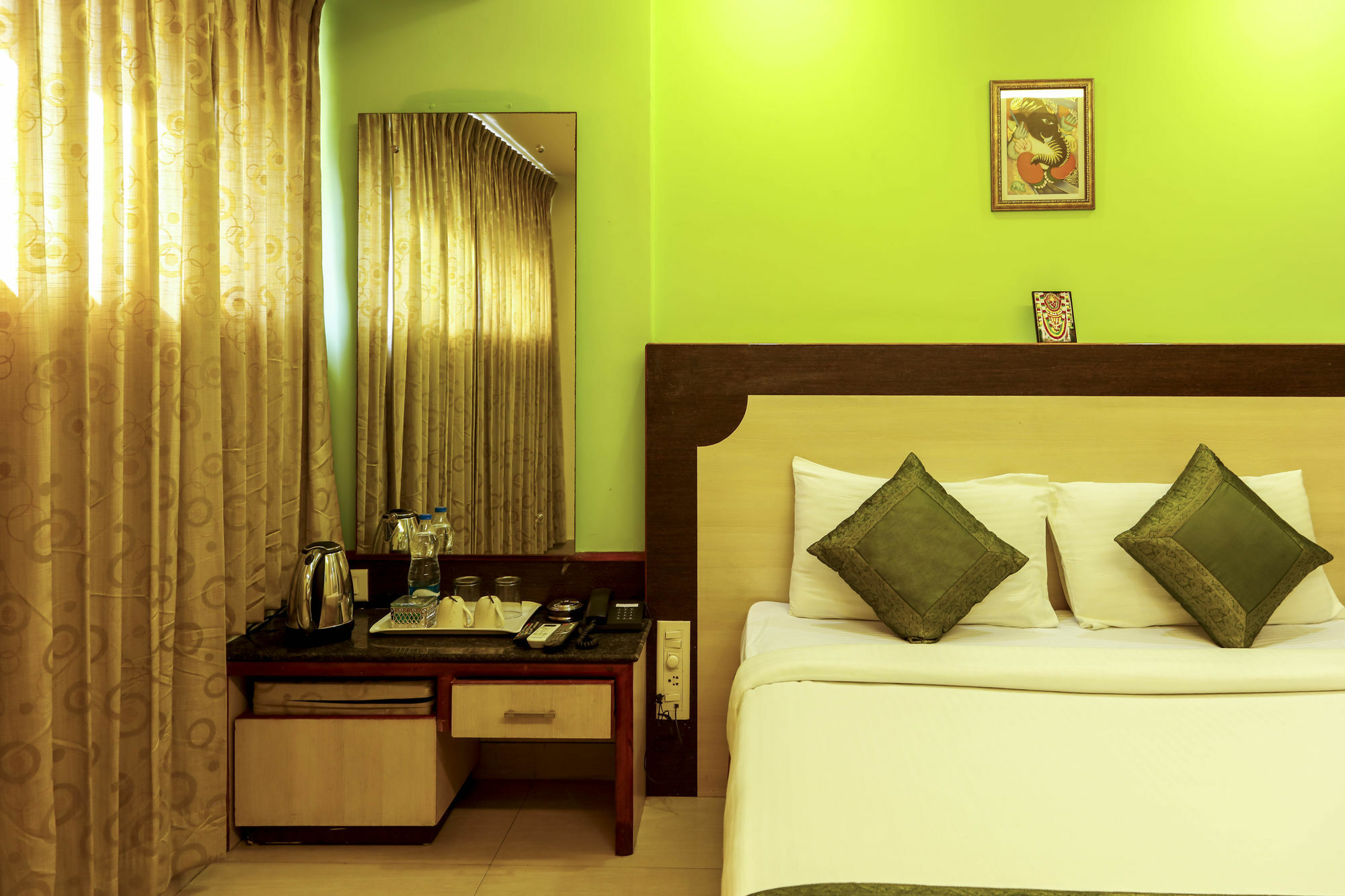 Hotel Treebo Trip Grand Regency à Bangalore Extérieur photo