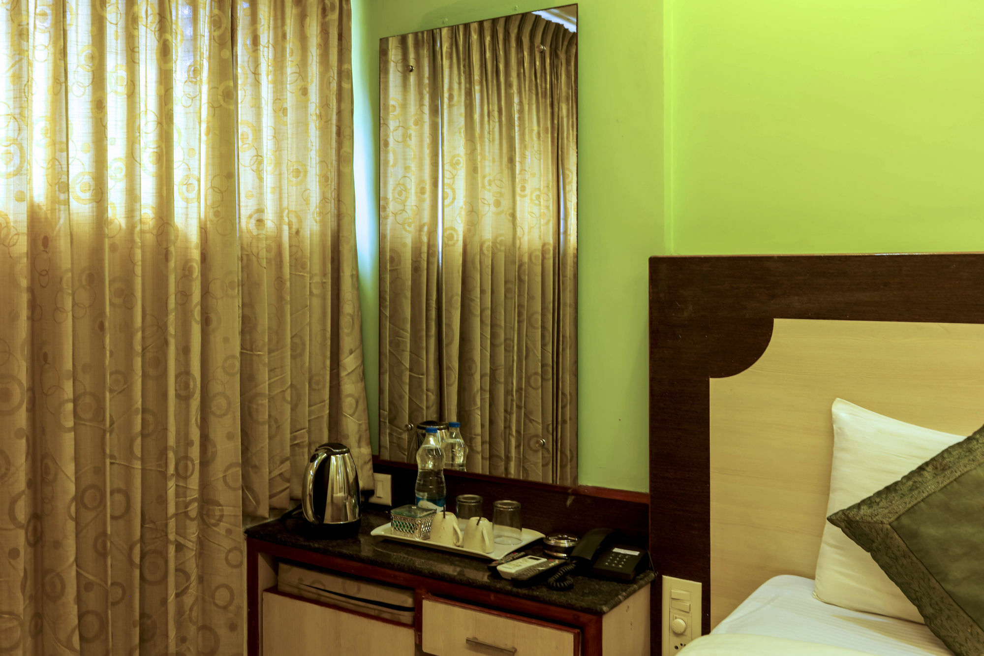 Hotel Treebo Trip Grand Regency à Bangalore Extérieur photo